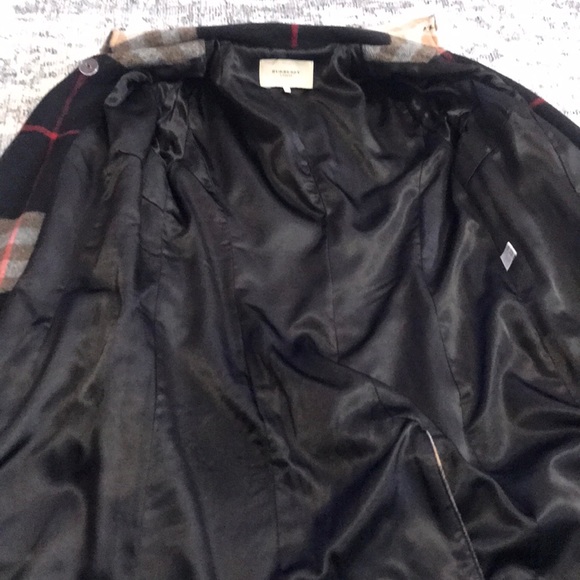 Beautiful Burberry coat - Picture 7 of 7